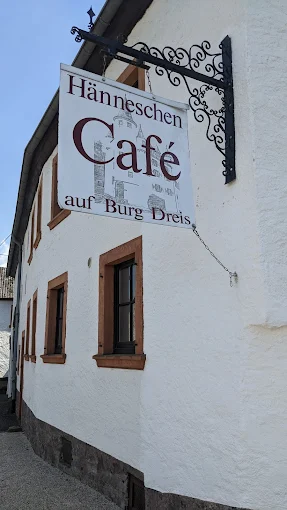 Innenansicht des gemütlichen Hänneschen Cafés