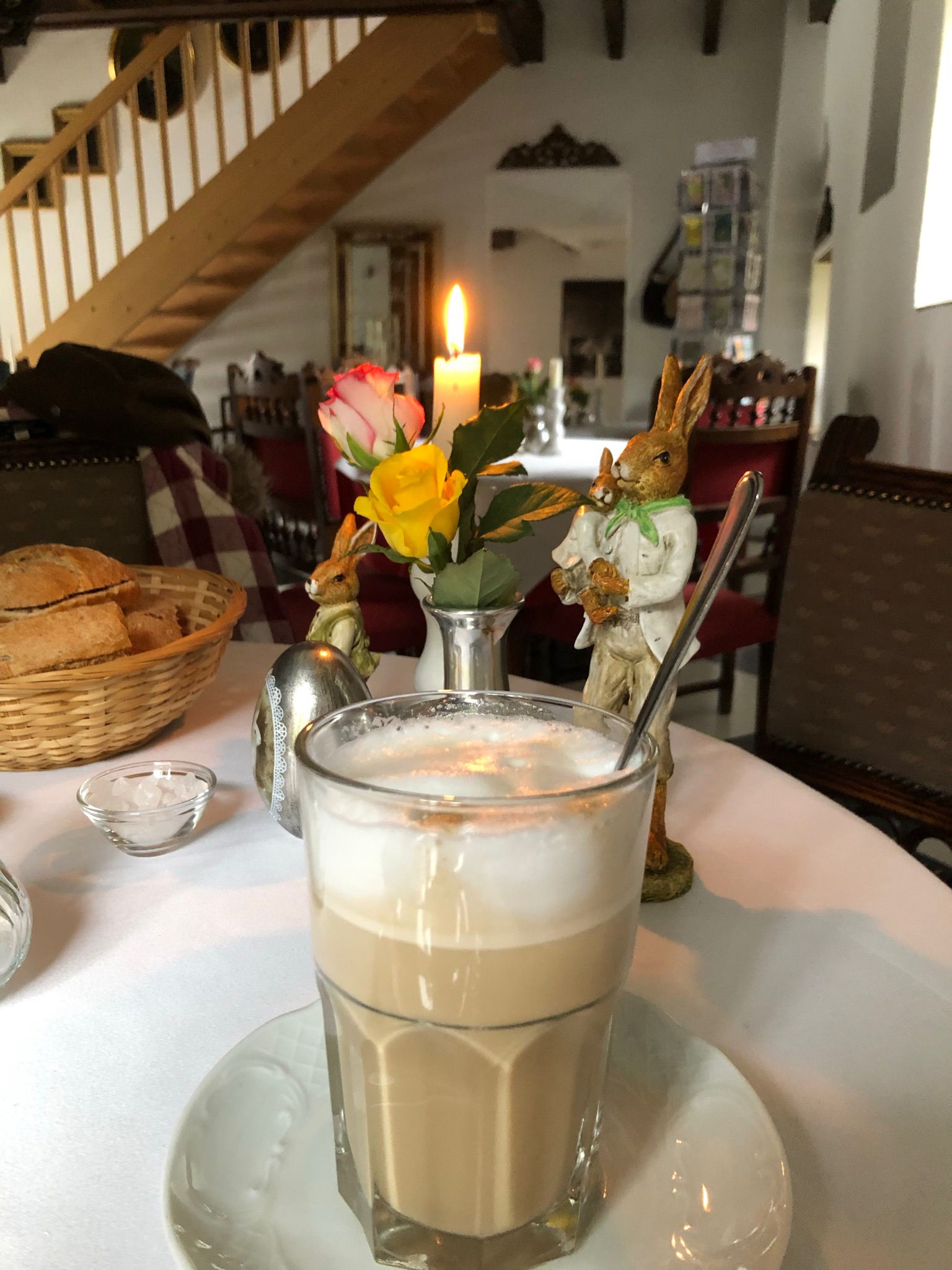 Innenbereich des Hänneschen Cafés auf Burg Dreis